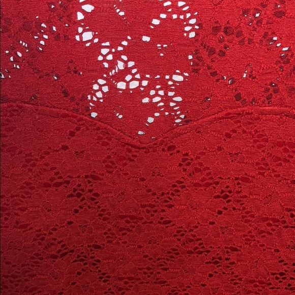 RED FORMAL DRESS - Picture 2 of 4